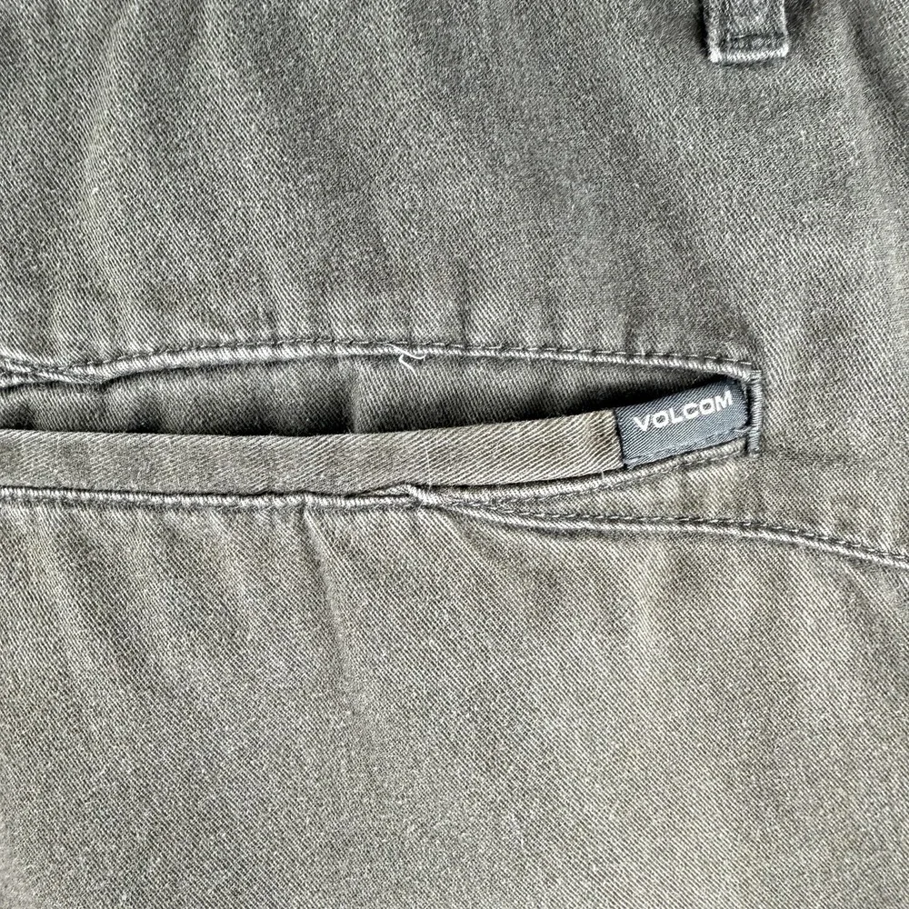 Volcom Shorts Mens Gray Corpo Class Chino Flat Front Skate Cotton Poly Sz‎ 36